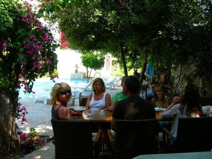 Parla Apart Hotel Çeşme Exterior foto