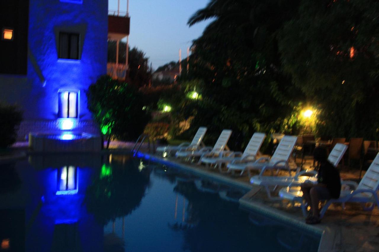 Parla Apart Hotel Çeşme Exterior foto